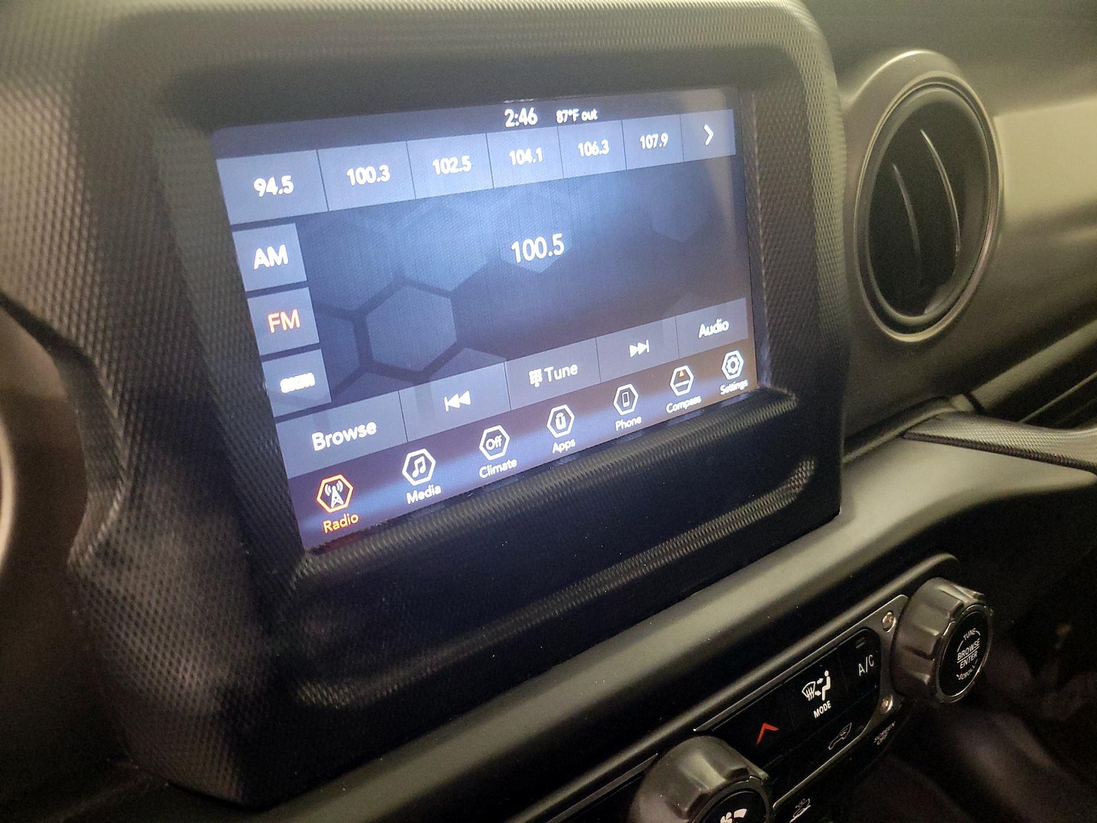 2023 Jeep Wrangler 2-Door Willys - Photo 16
