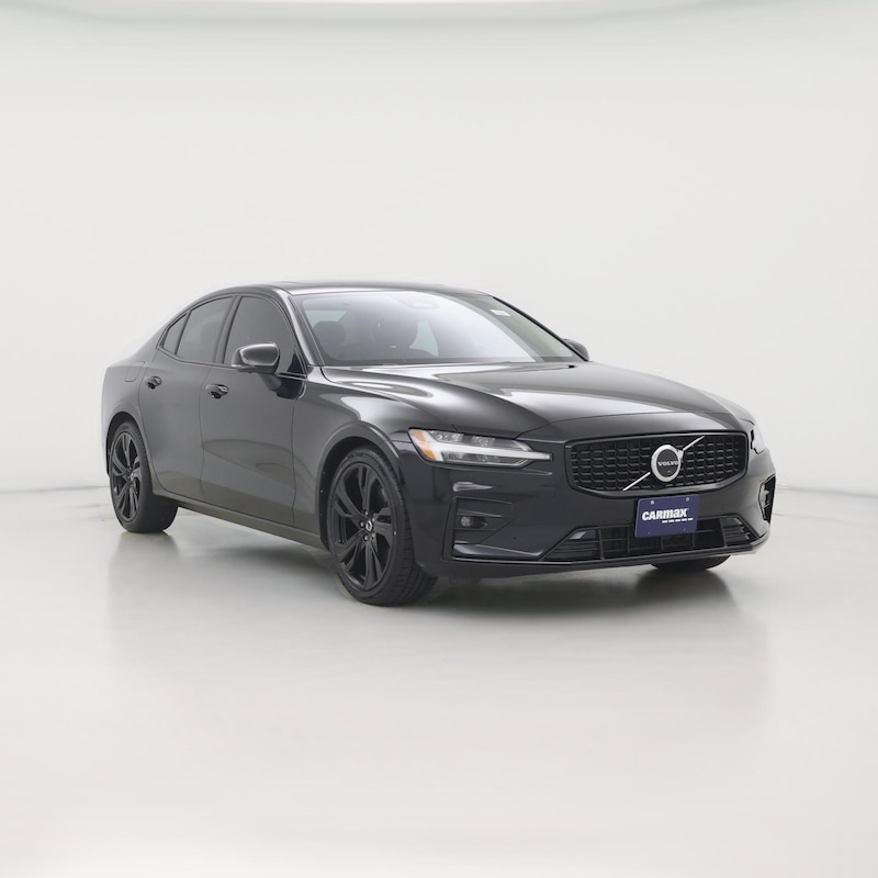 2023 Volvo S60 B5 Ultimate Dark Theme