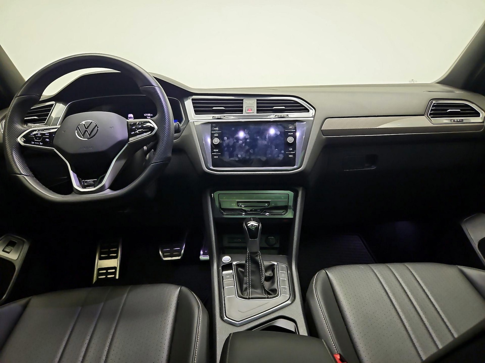 2023 Volkswagen Tiguan SE R-LINE BLACK - Photo 10