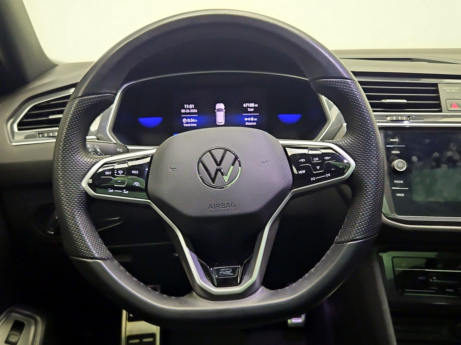 2023 Volkswagen Tiguan SE R-LINE BLACK - Photo 11