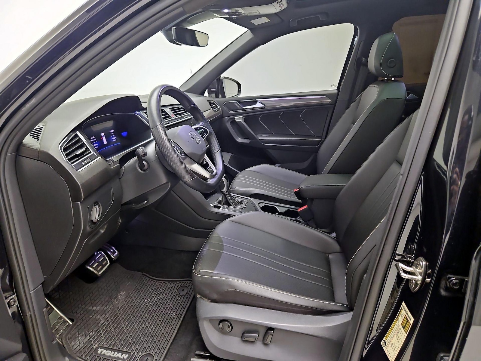 2023 Volkswagen Tiguan SE R-LINE BLACK - Photo 12