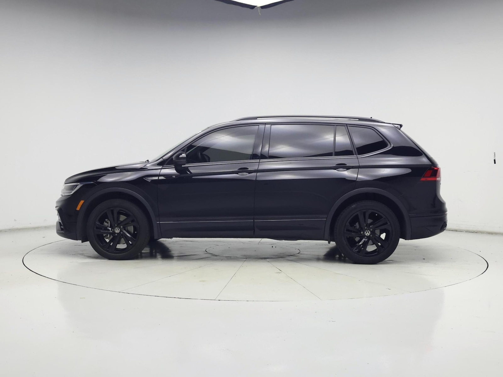 2023 Volkswagen Tiguan SE R-LINE BLACK - Photo 8