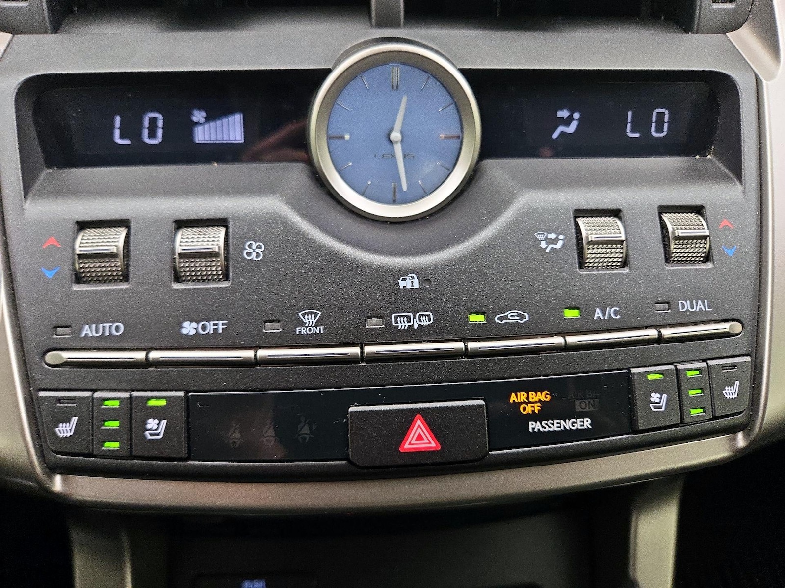 2021 Lexus NX 300 - Photo 18