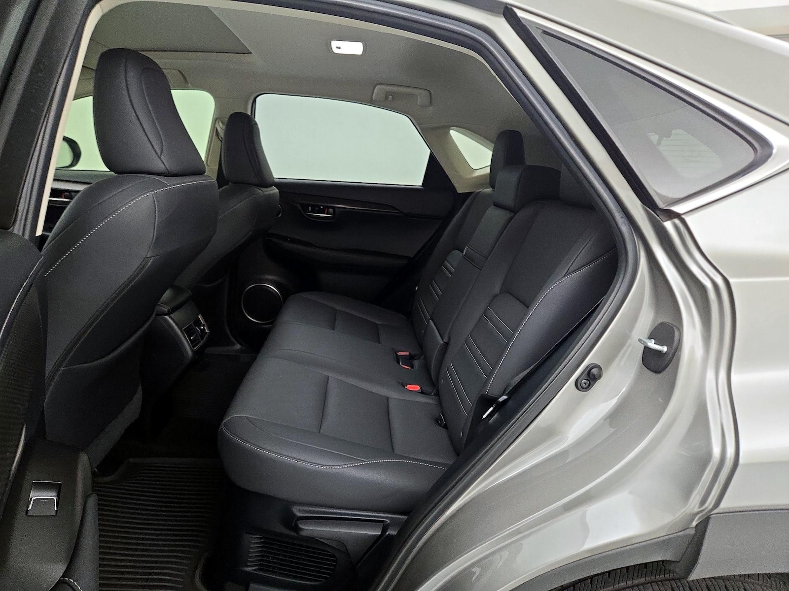 2021 Lexus NX 300 - Photo 22