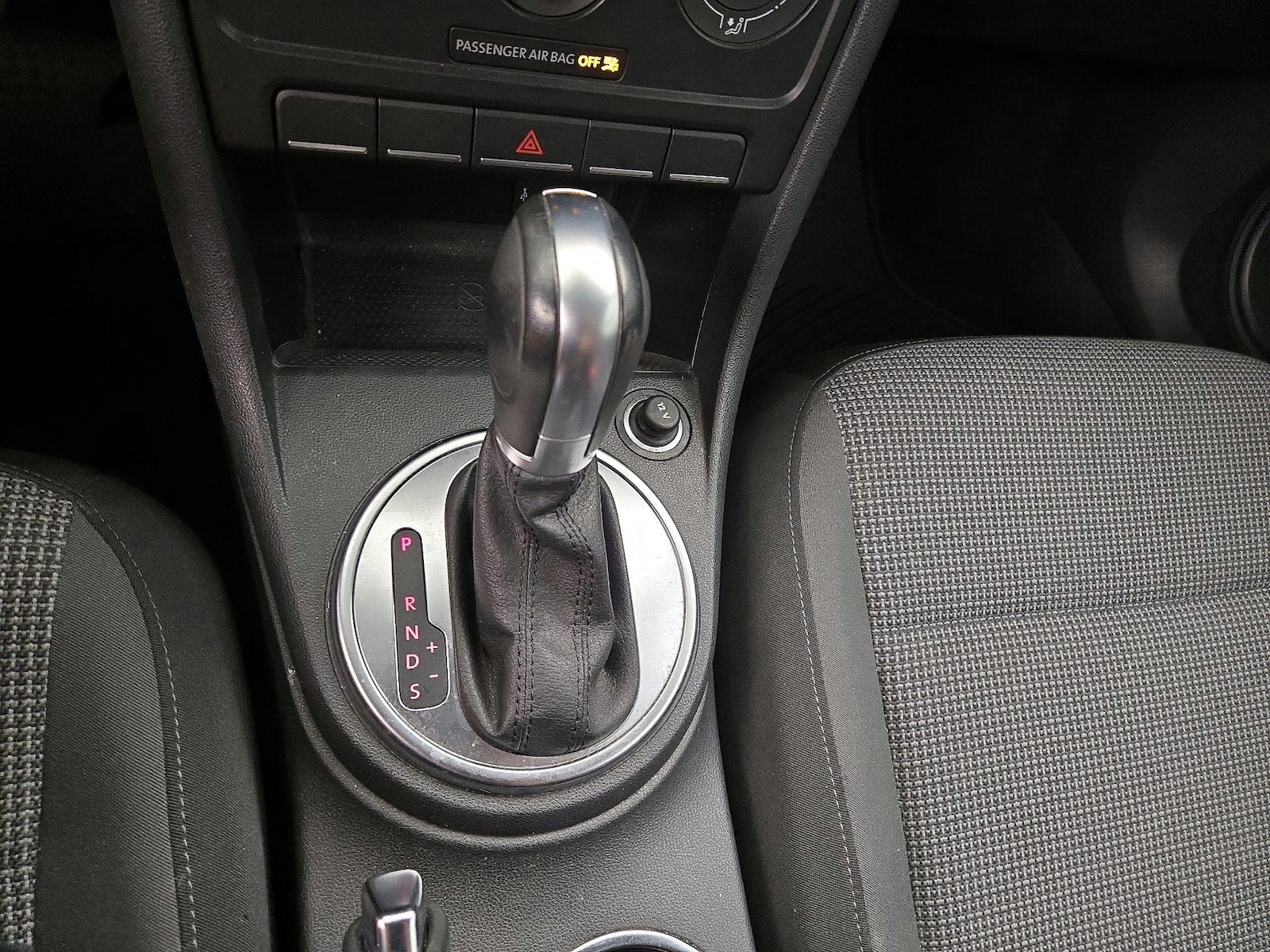 2019 Volkswagen Beetle S - Photo 18