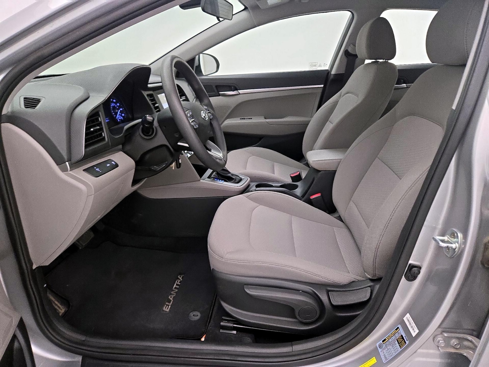 2020 Hyundai Elantra SE - Photo 12