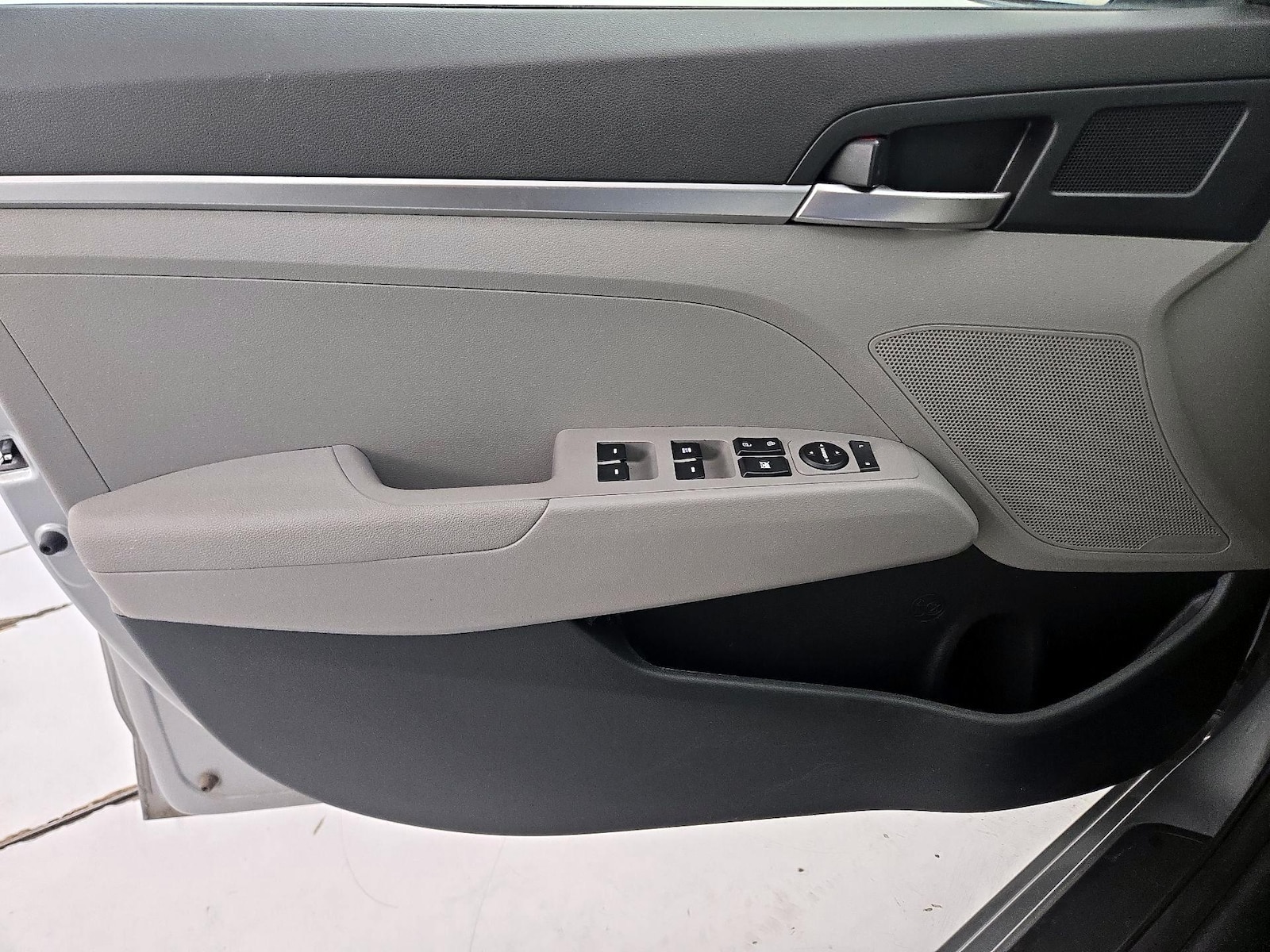 2020 Hyundai Elantra SE - Photo 13