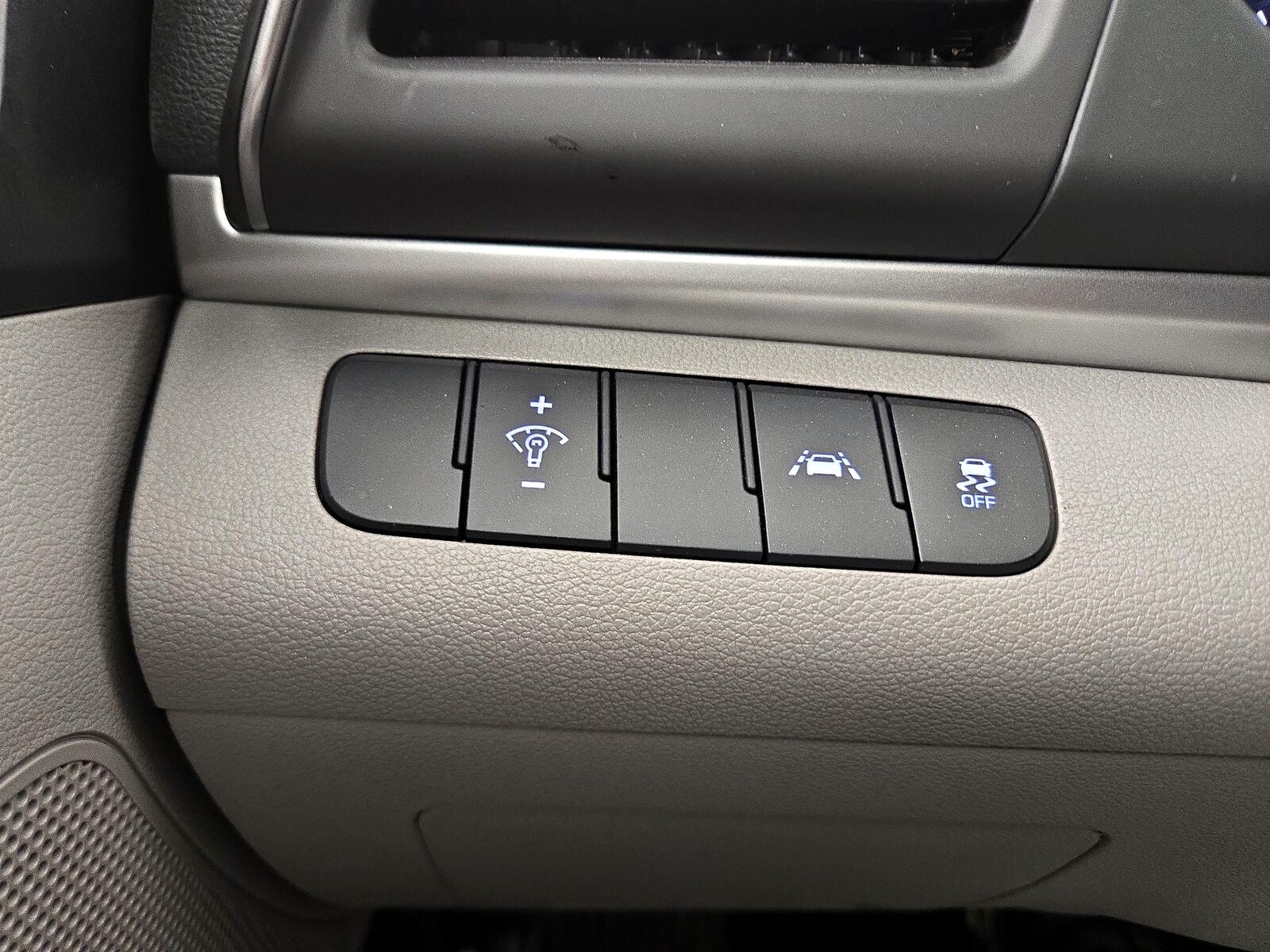 2020 Hyundai Elantra SE - Photo 14