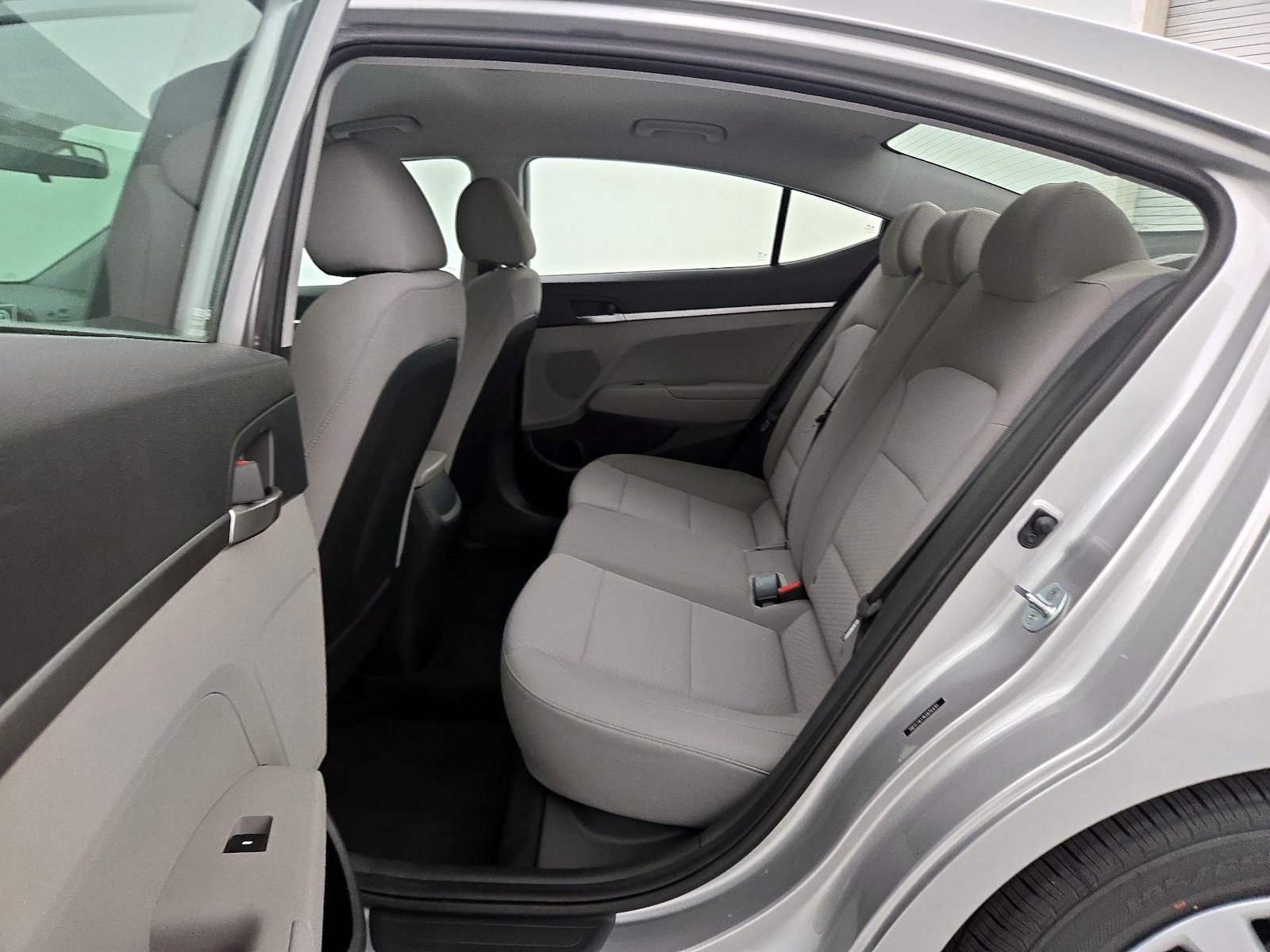 2020 Hyundai Elantra SE - Photo 20