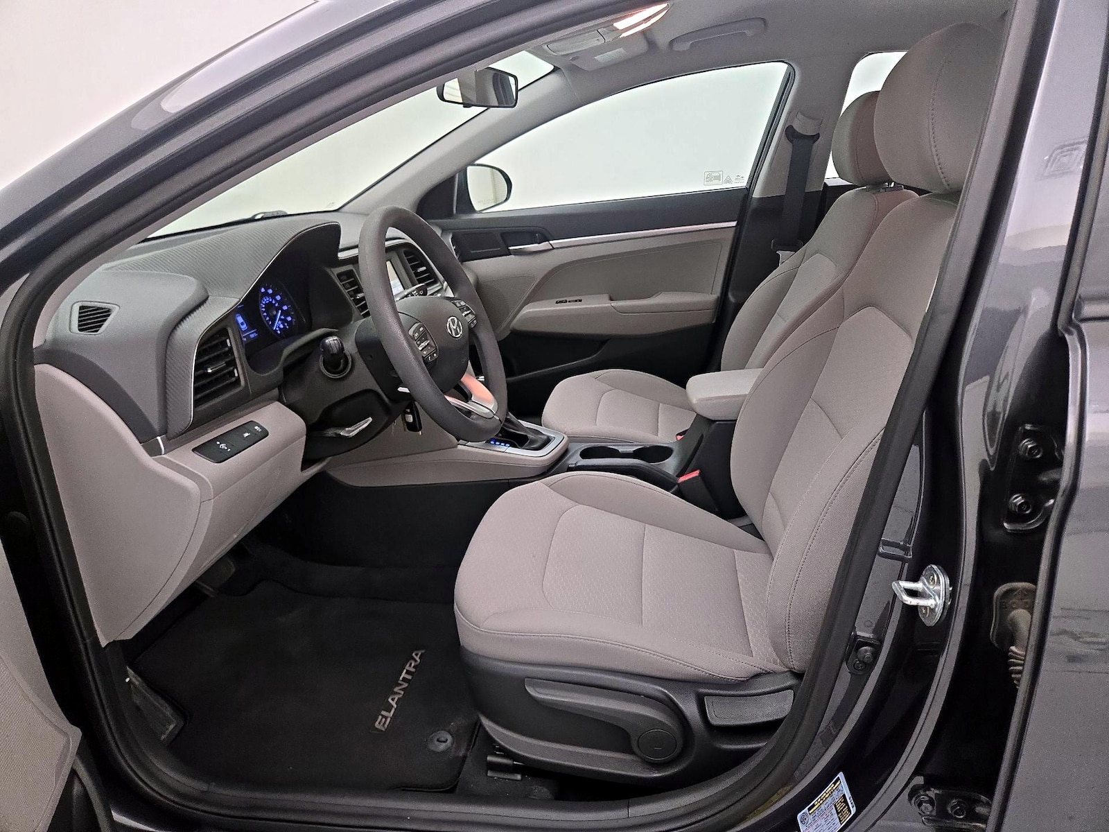 2020 Hyundai Elantra SE - Photo 12