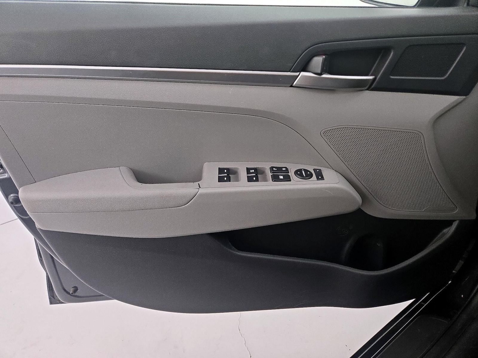 2020 Hyundai Elantra SE - Photo 13
