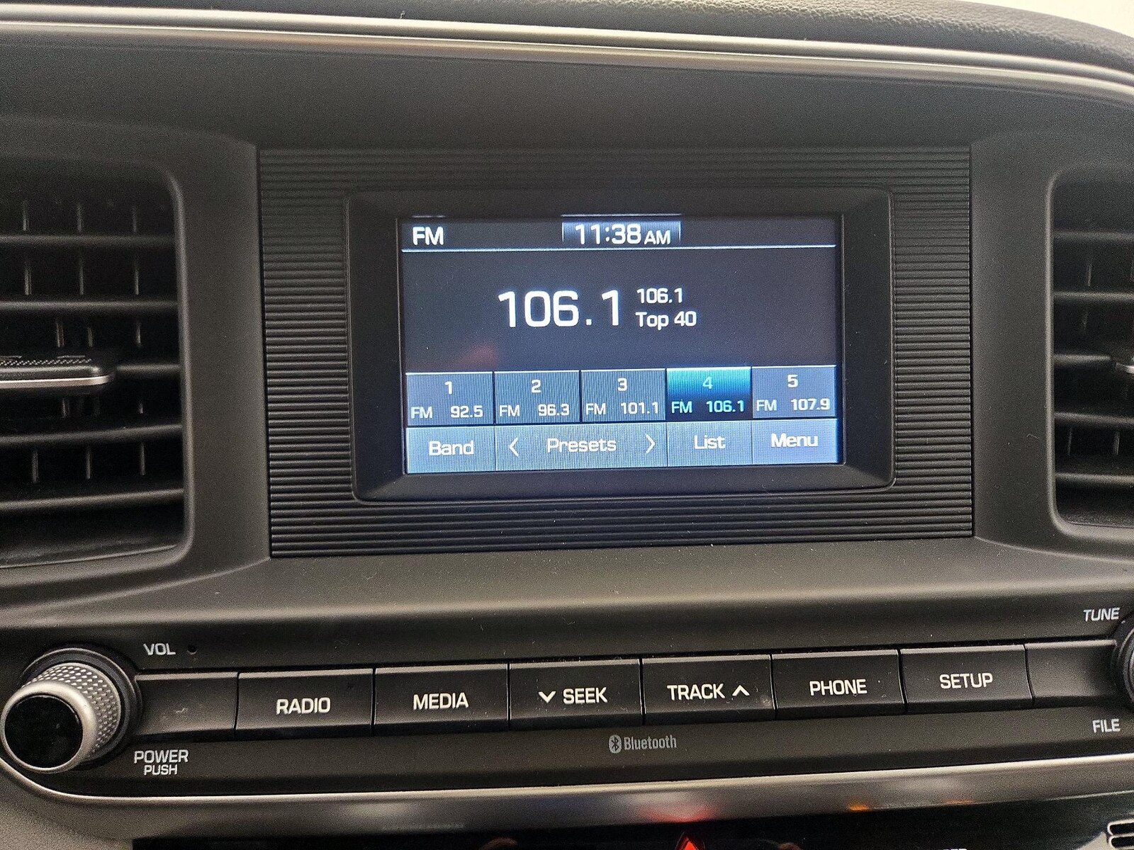 2020 Hyundai Elantra SE - Photo 16