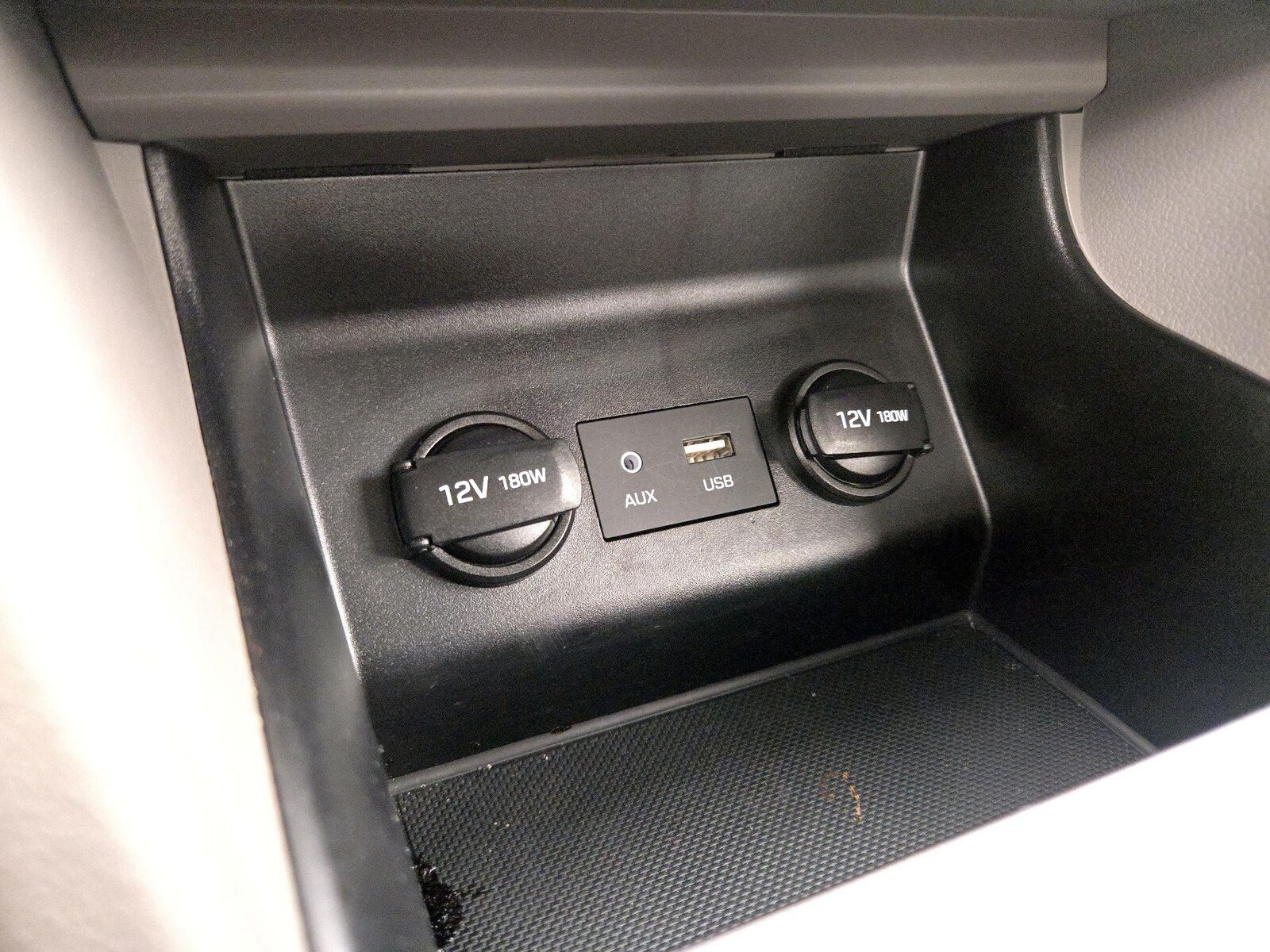 2020 Hyundai Elantra SE - Photo 19