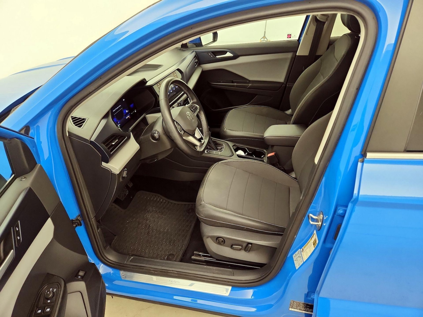 2022 Volkswagen Taos SE - Photo 12