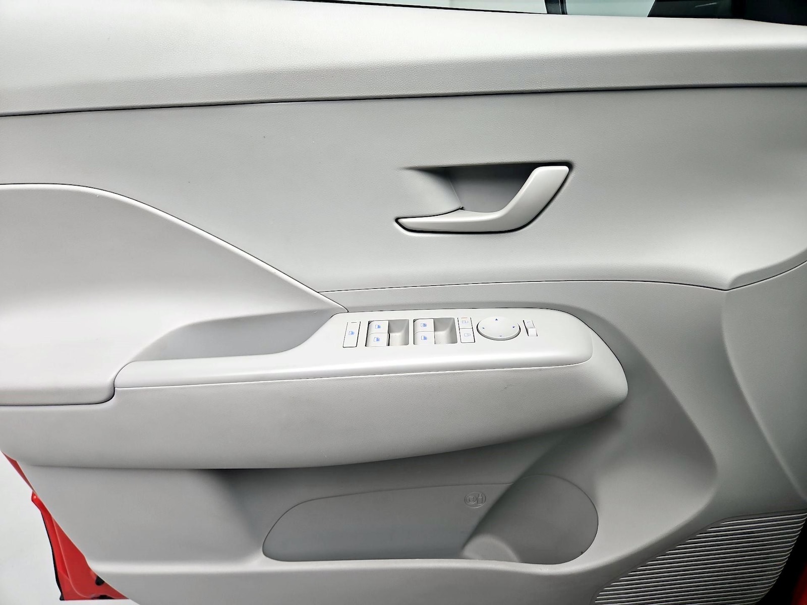 2025 Hyundai Kona SEL - Photo 12