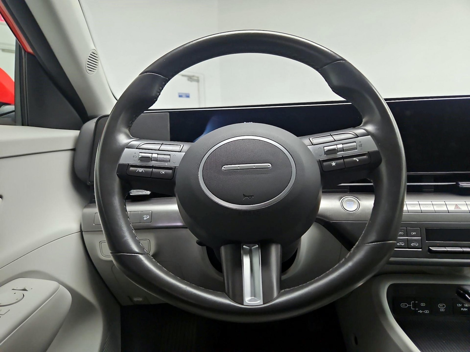 2025 Hyundai Kona SEL - Photo 10