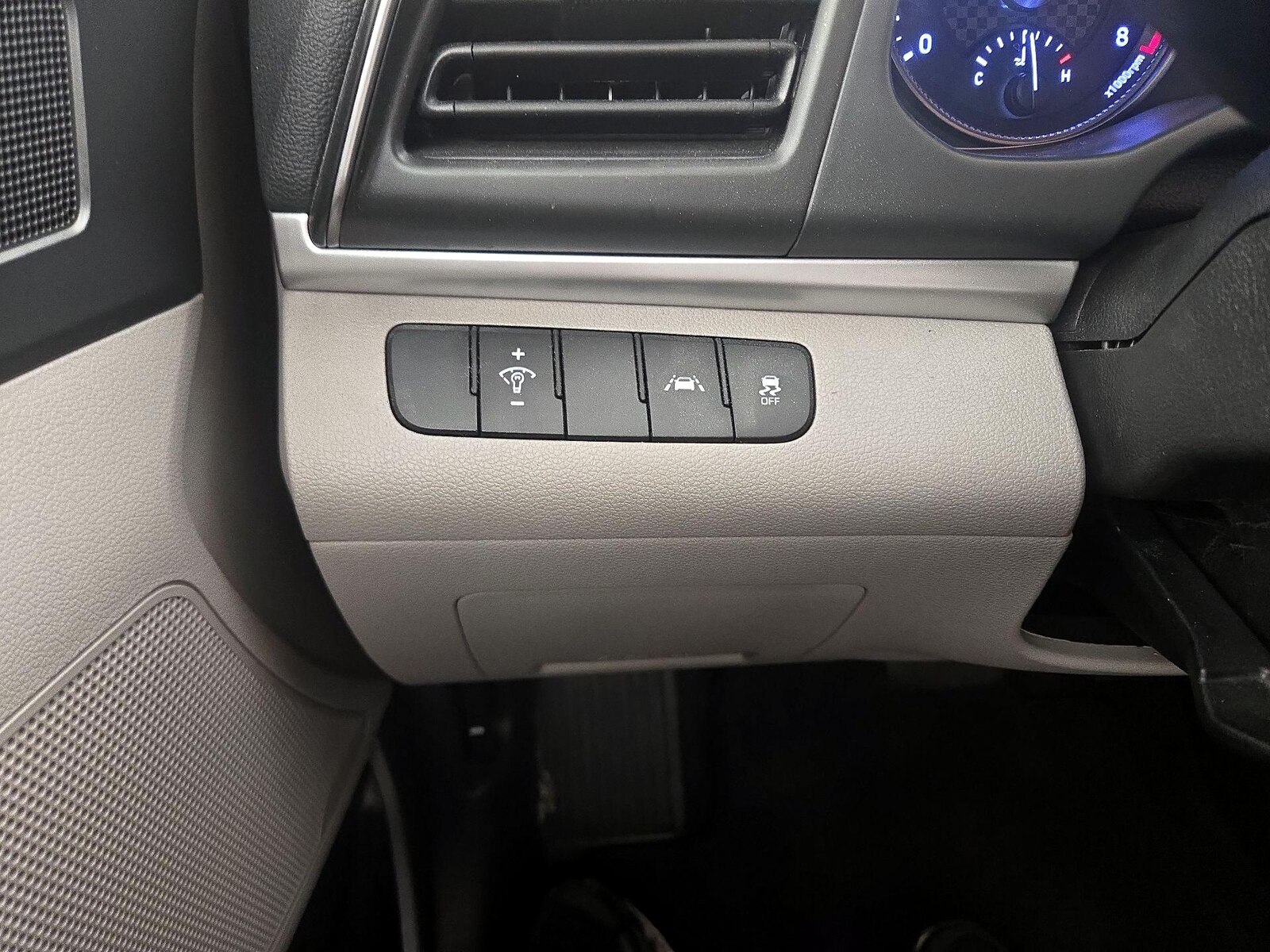 2020 Hyundai Elantra SE - Photo 14