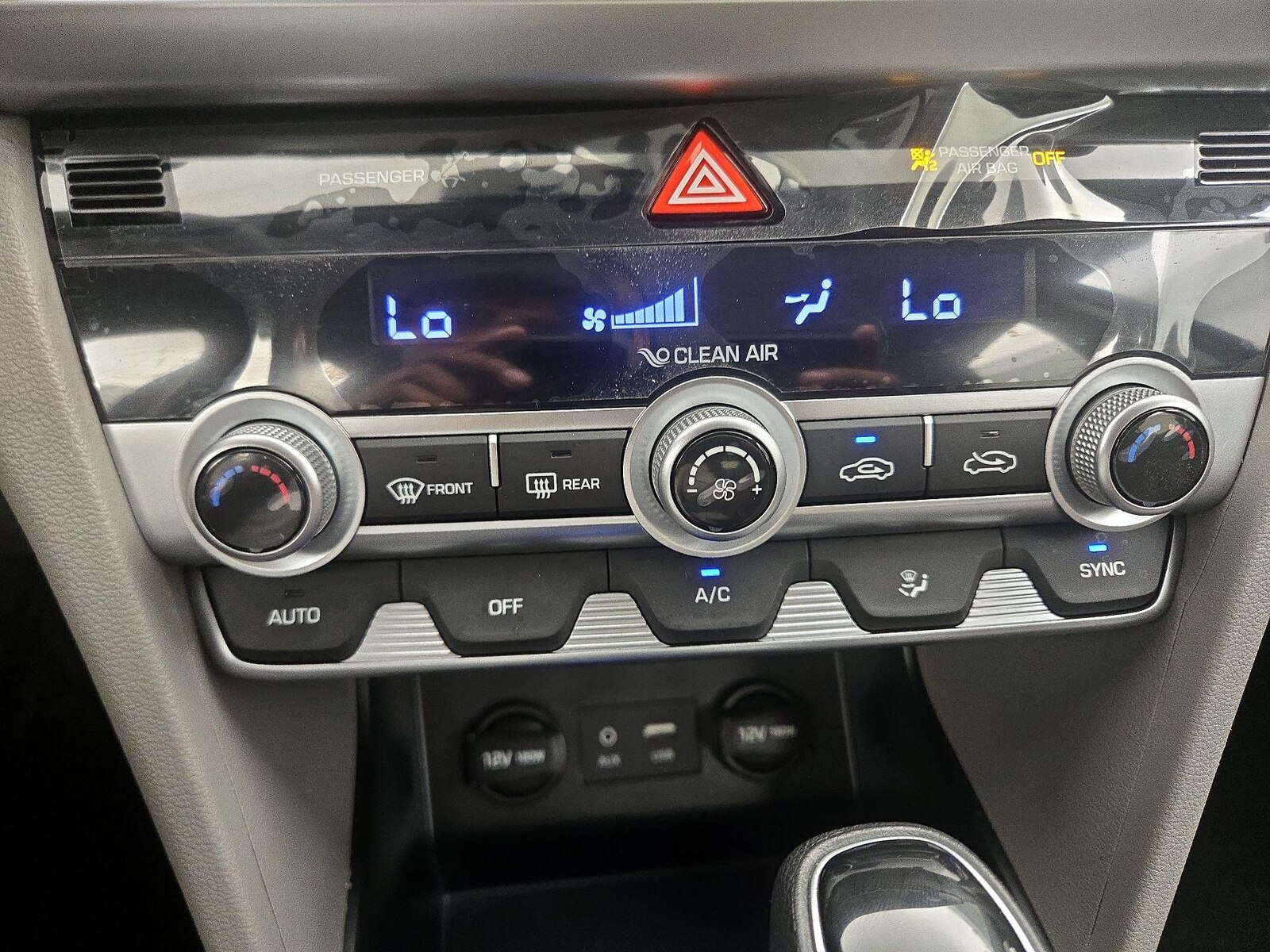 2020 Hyundai Elantra SE - Photo 16
