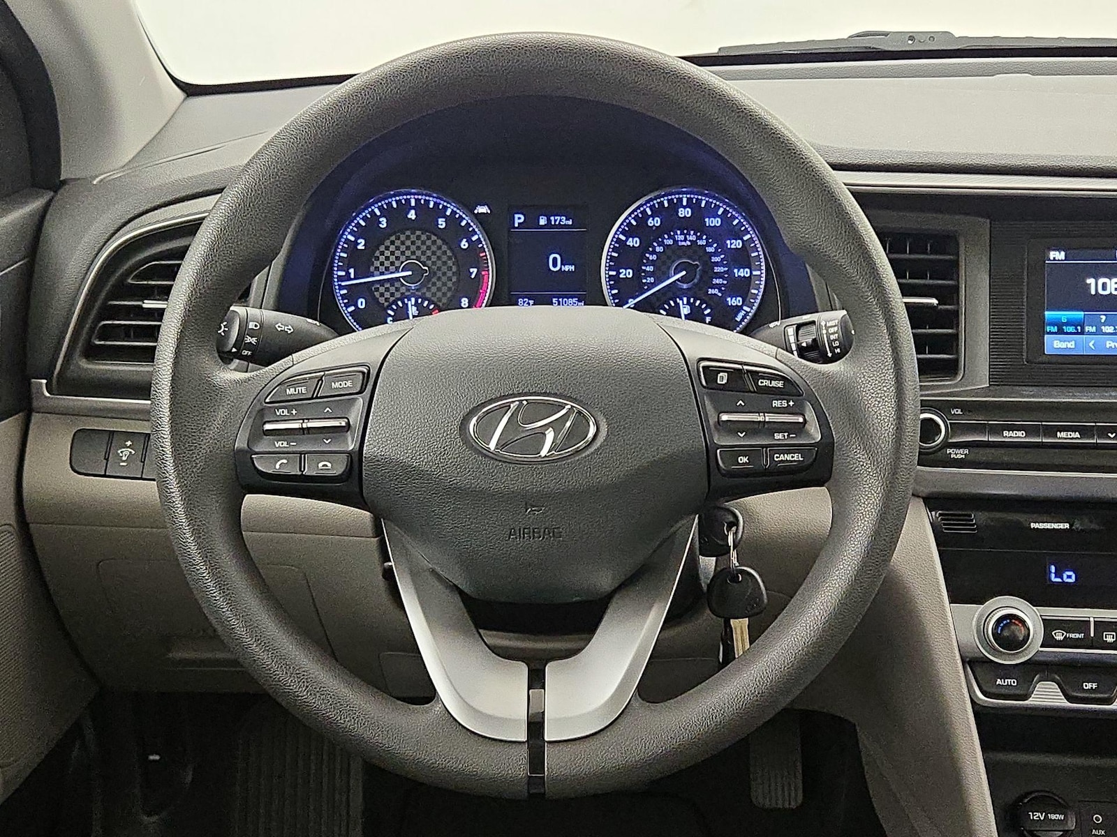 2020 Hyundai Elantra SE - Photo 11