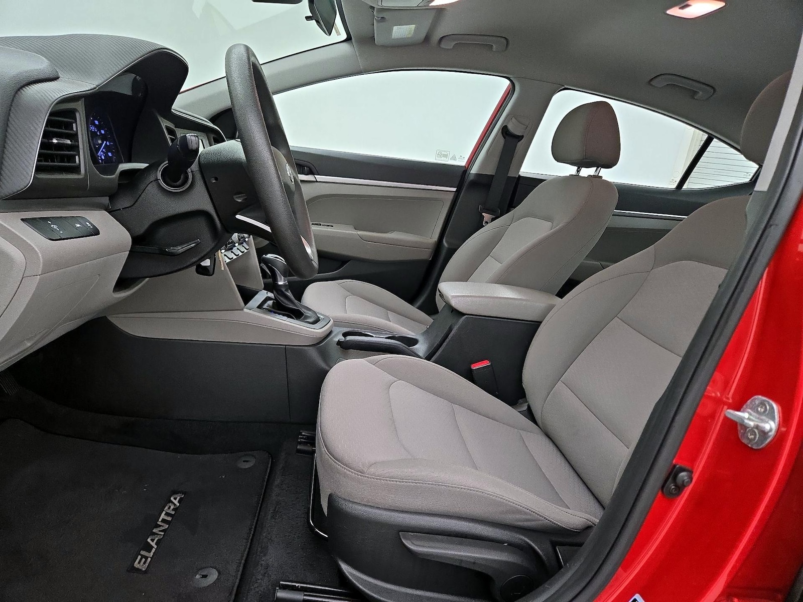 2020 Hyundai Elantra SE - Photo 12