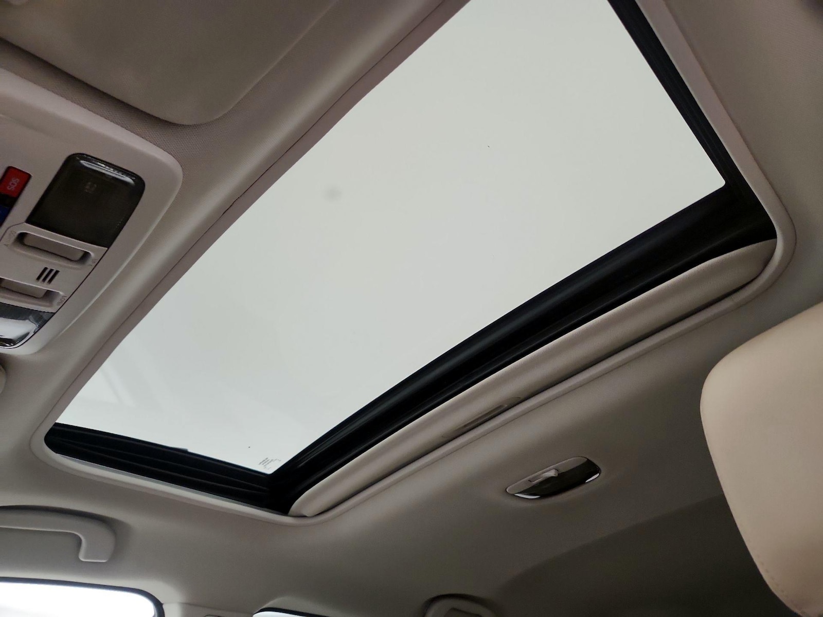 Sunroof(s) & Overhead Airbags