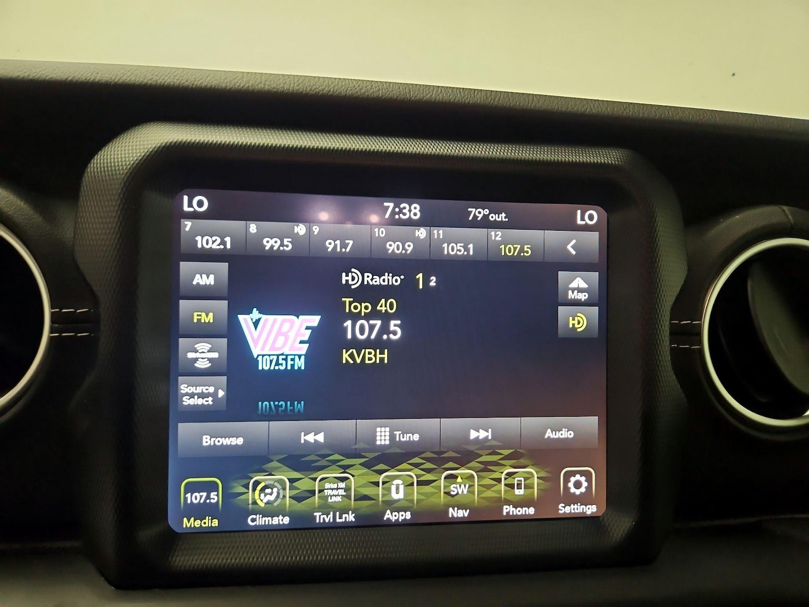 2022 Jeep Gladiator Overland - Photo 17