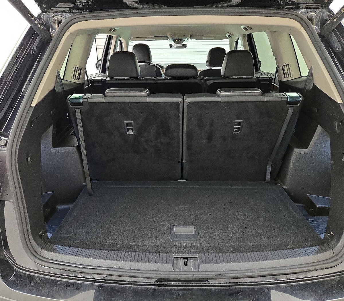 Trunk/Cargo (Seats Up)