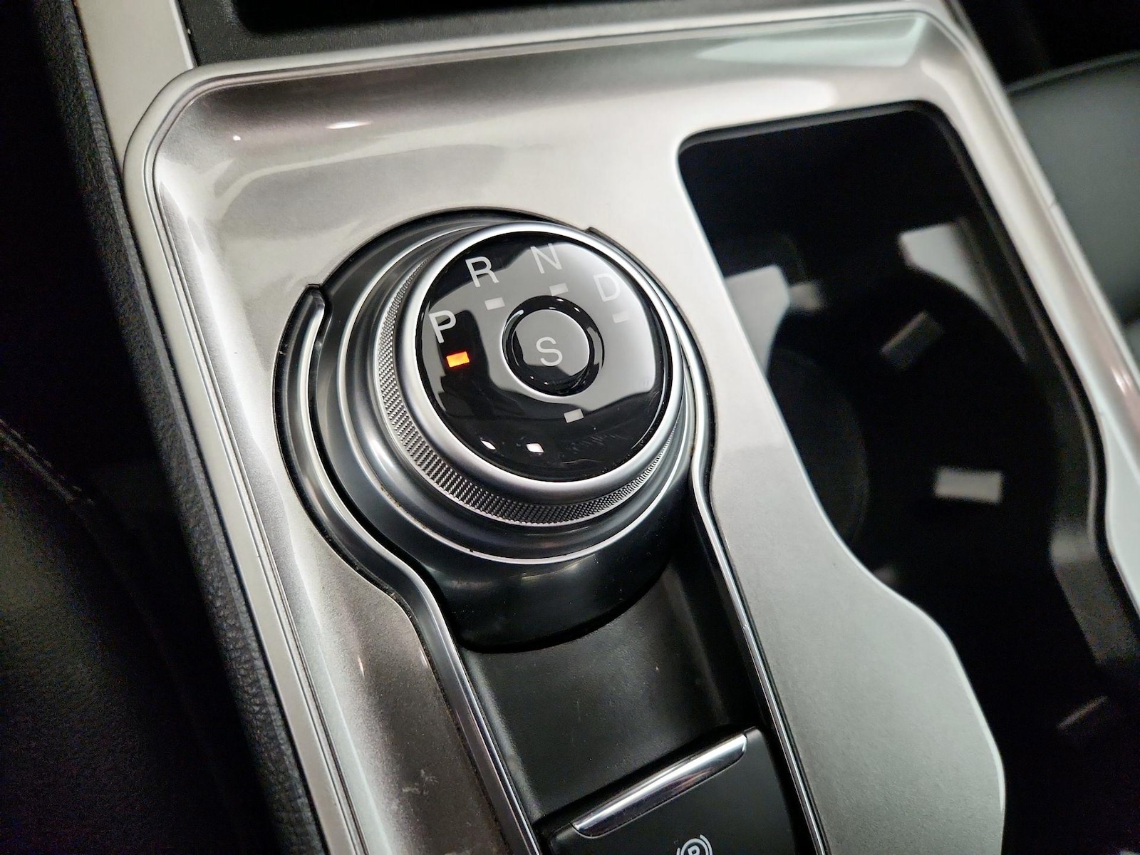 2024 Ford Edge SEL - Photo 18