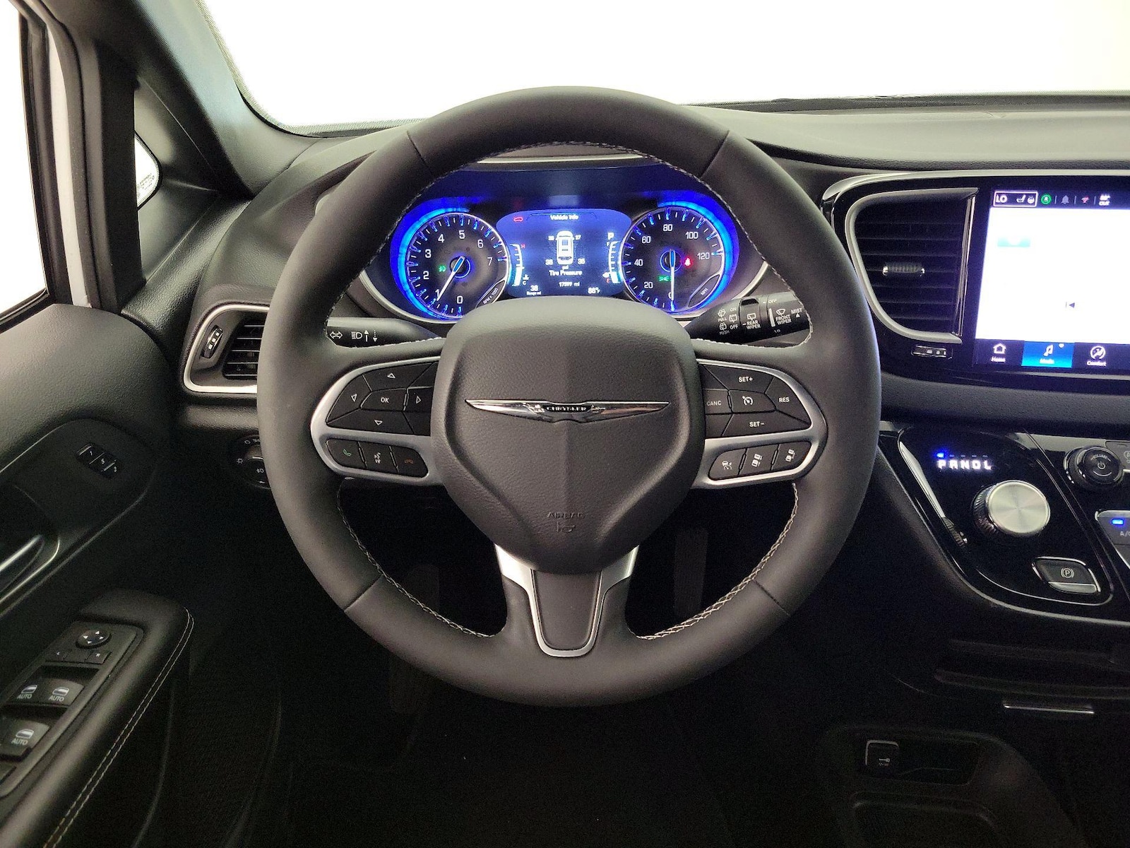 2026 Chrysler Pacifica Select - Photo 11