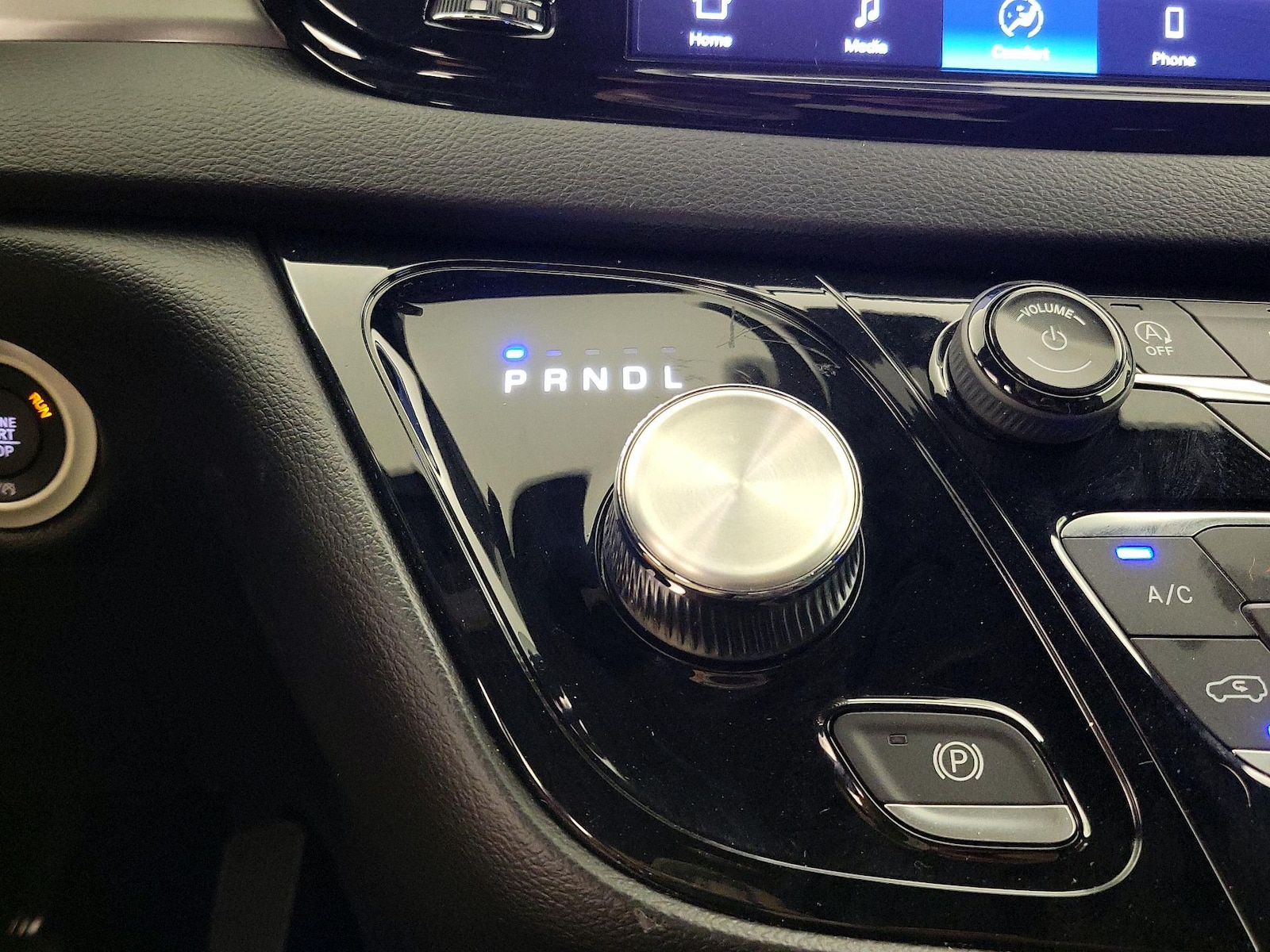 2026 Chrysler Pacifica Select - Photo 18
