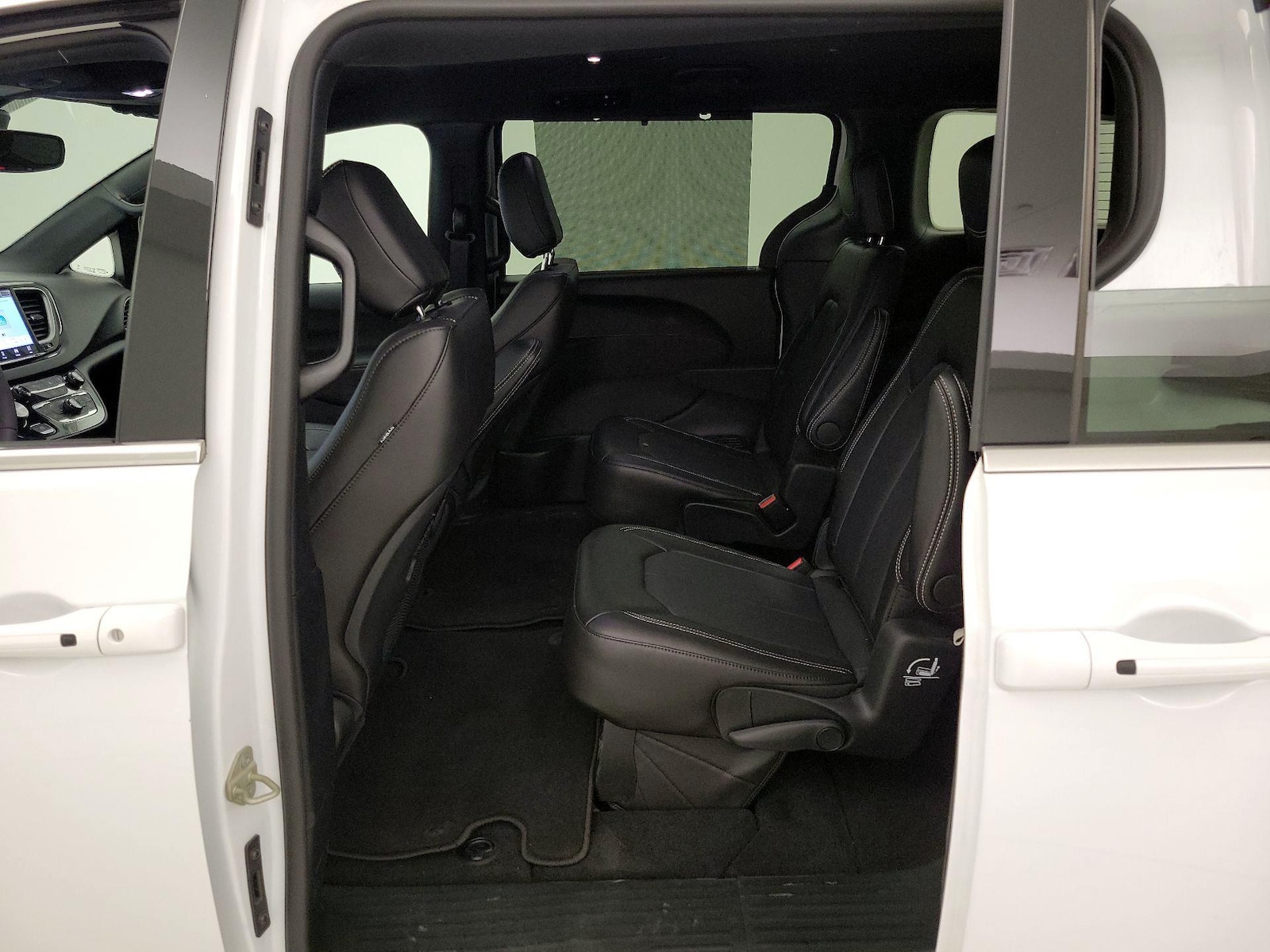 2026 Chrysler Pacifica Select - Photo 20