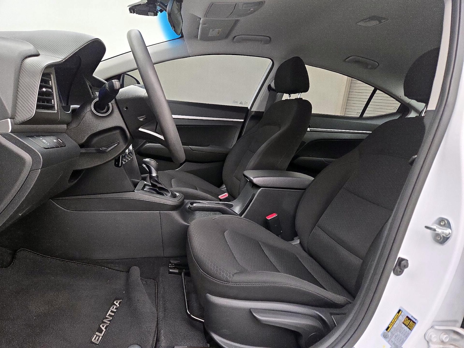 2020 Hyundai Elantra SE - Photo 12