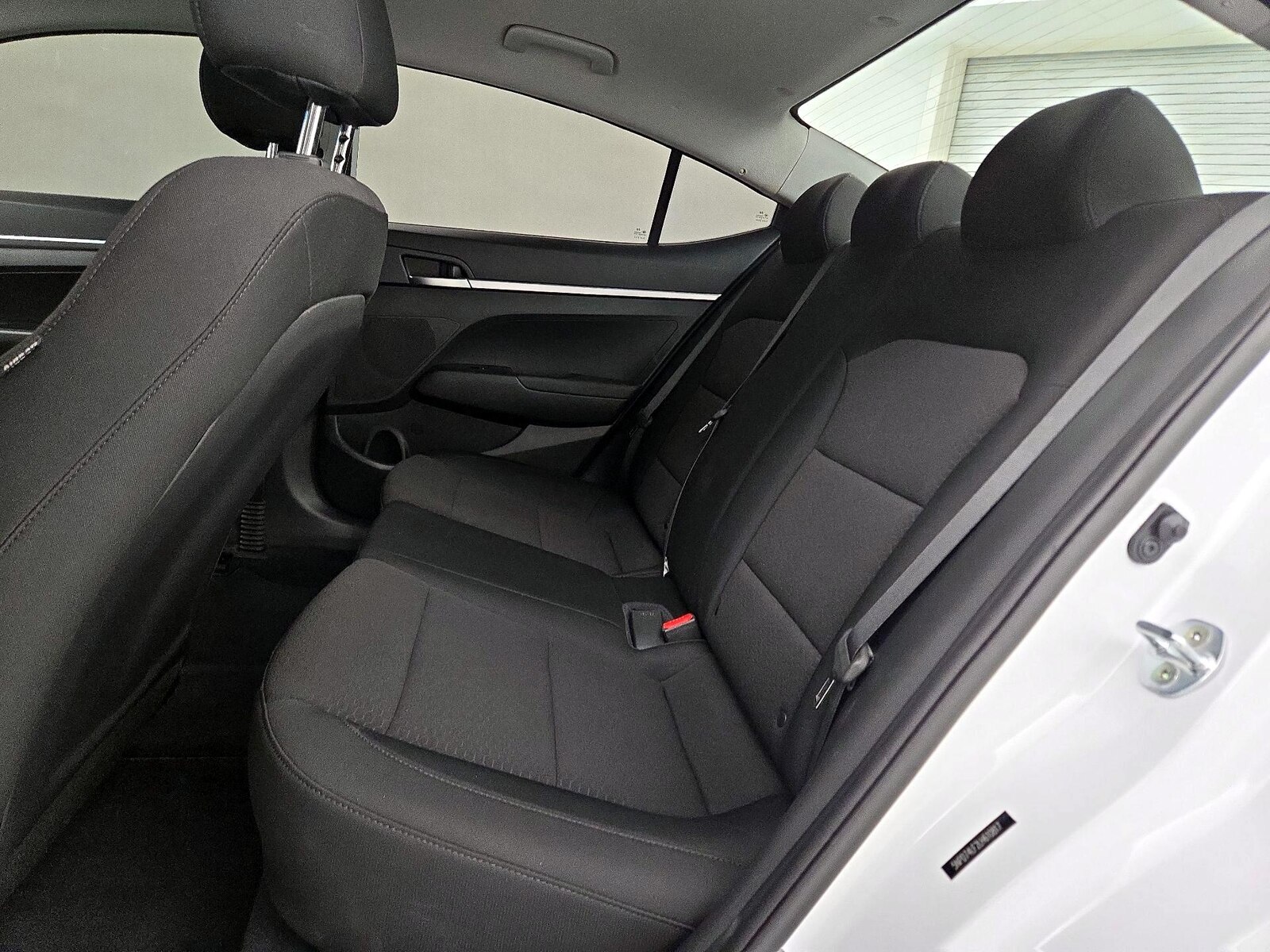 2020 Hyundai Elantra SE - Photo 20