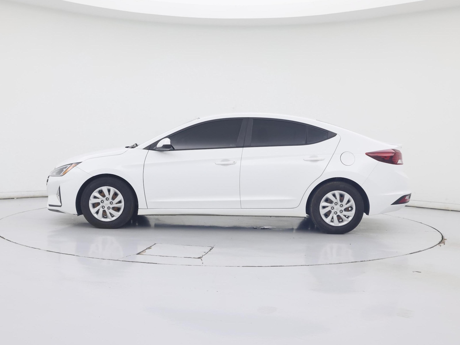 2020 Hyundai Elantra SE - Photo 4