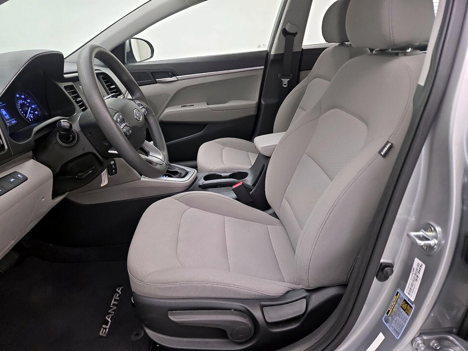 2020 Hyundai Elantra SE - Photo 12