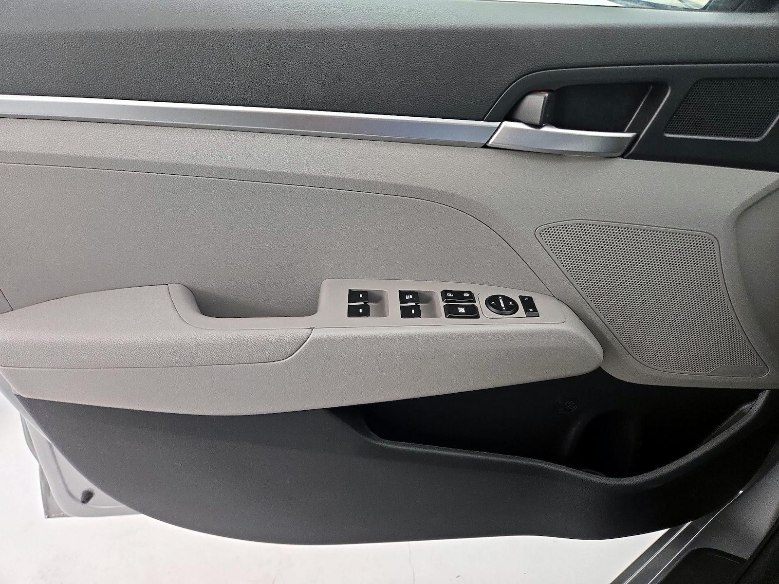 2020 Hyundai Elantra SE - Photo 13