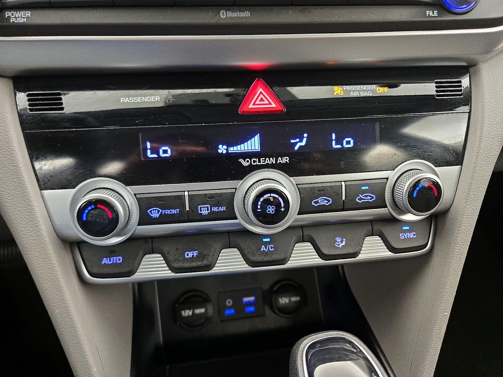 2020 Hyundai Elantra SE - Photo 17