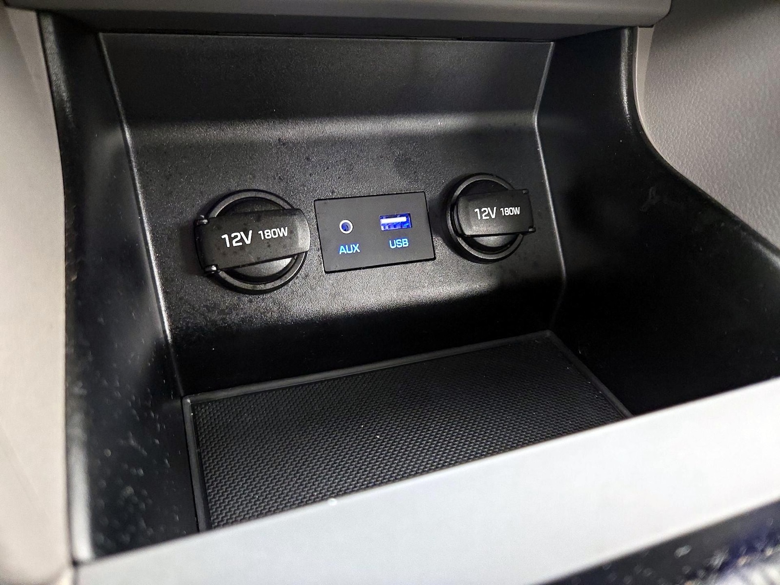 2020 Hyundai Elantra SE - Photo 19