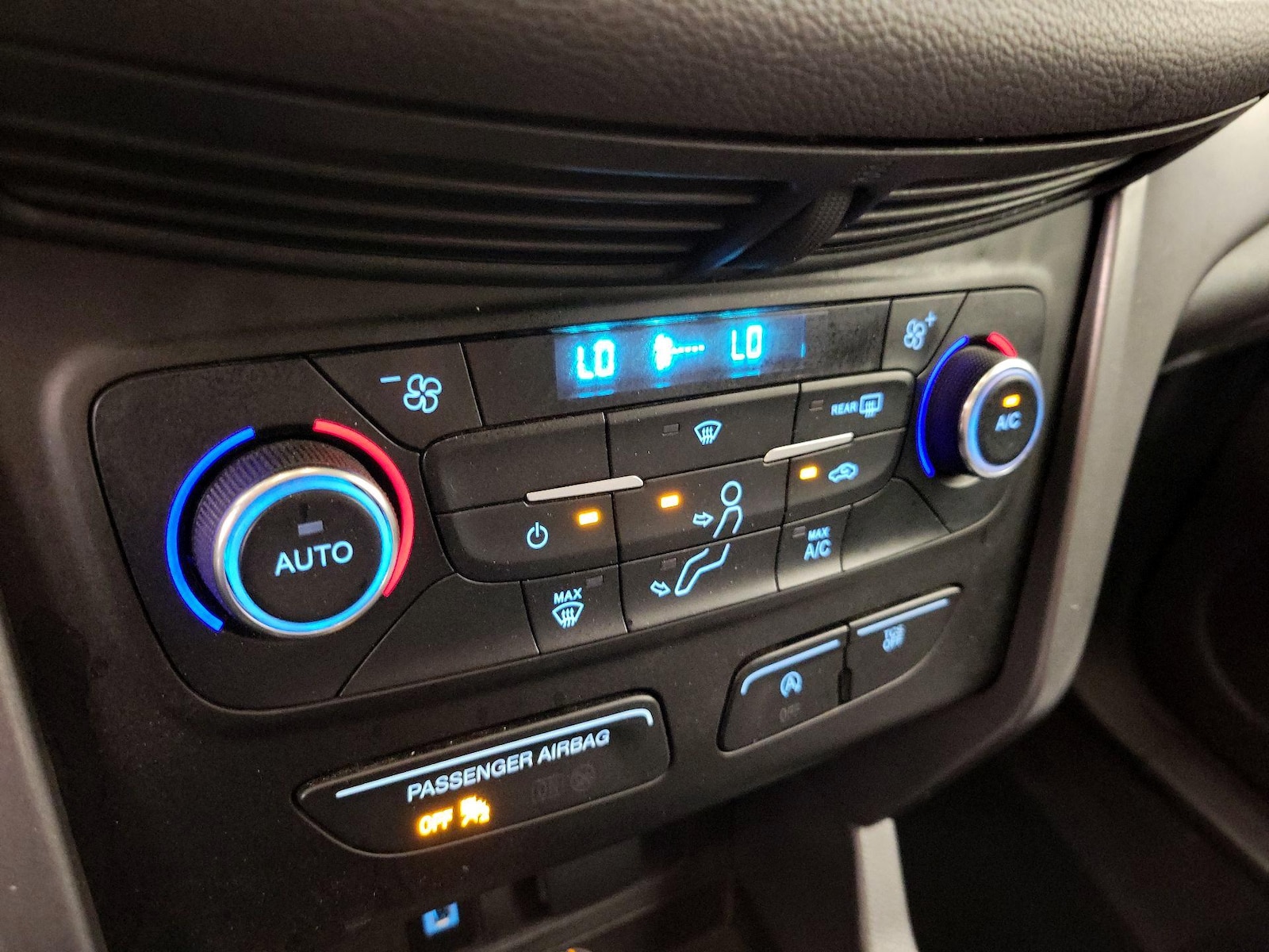 2017 Ford Escape SE - Photo 17