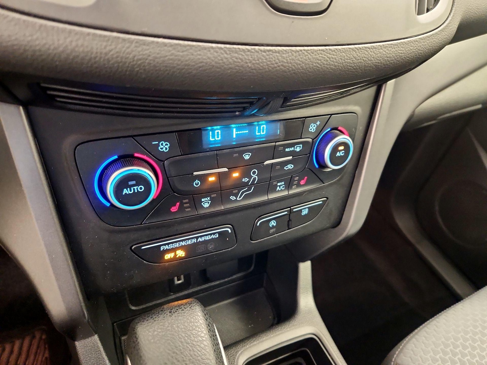 2018 Ford Escape SE - Photo 17