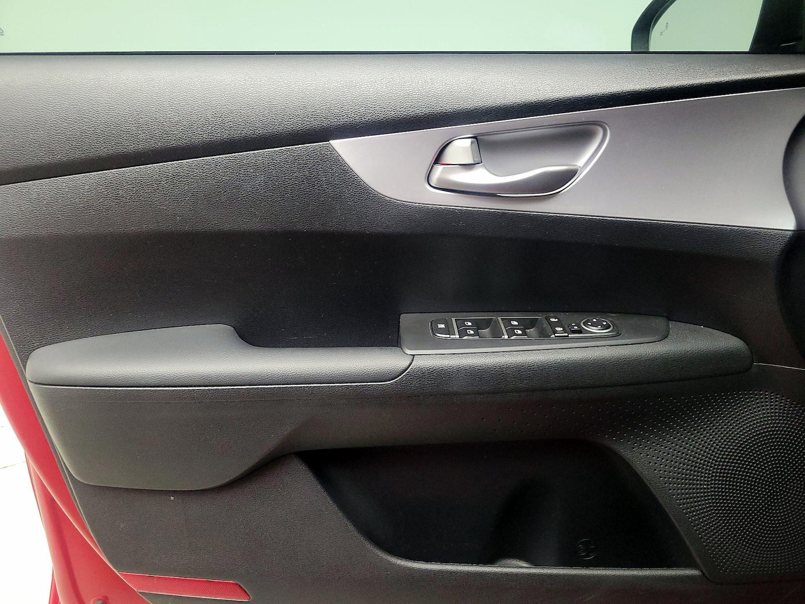 2024 Kia Forte LXS - Photo 13