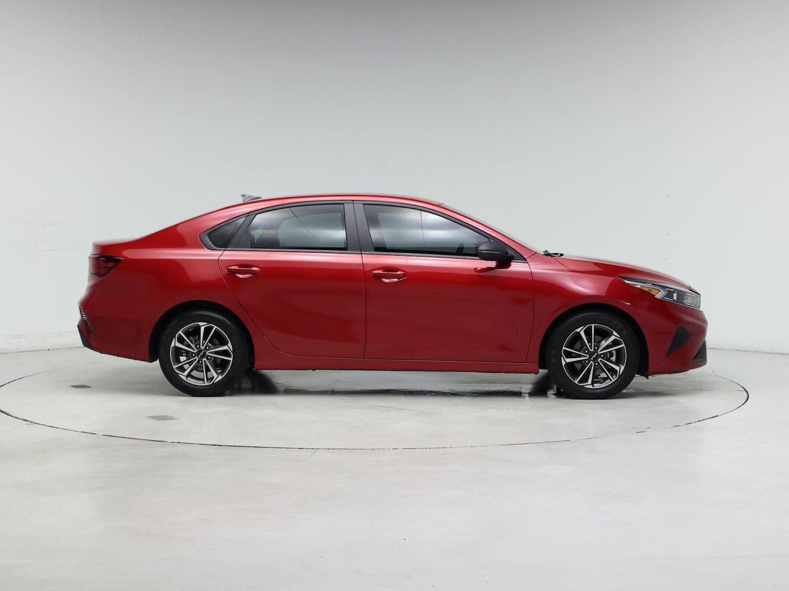 2024 Kia Forte LXS - Photo 8