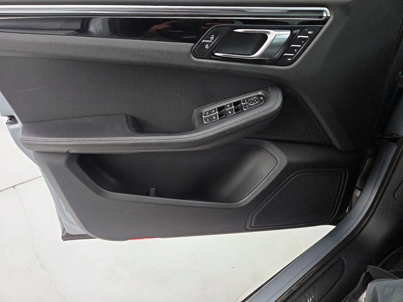 2024 Porsche Macan Base - Photo 13