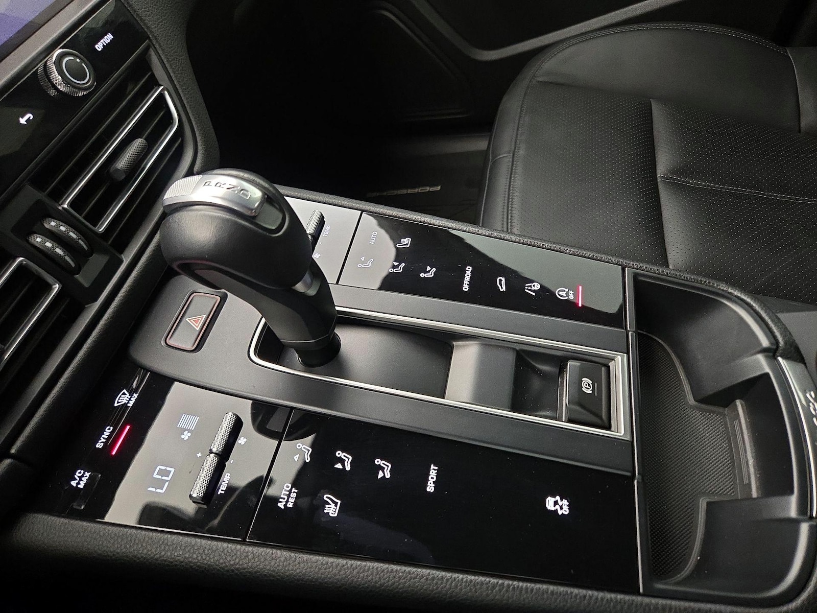 2024 Porsche Macan Base - Photo 19