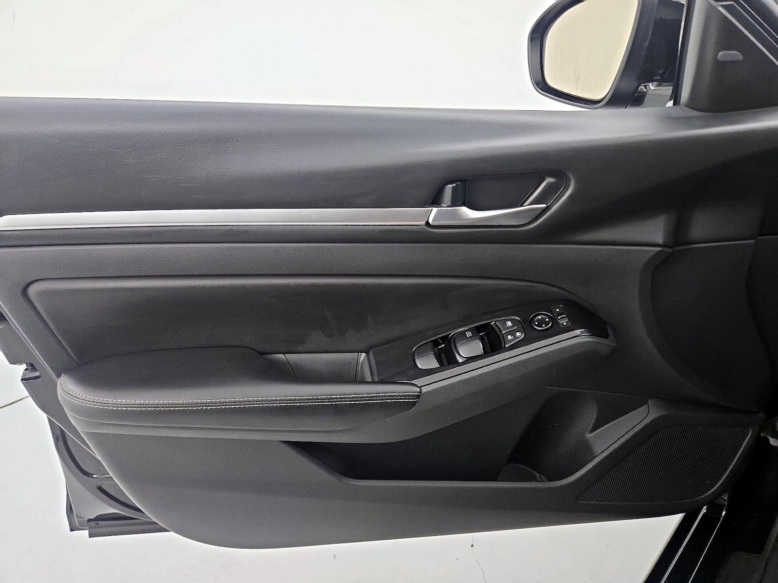 2024 Nissan Altima SL - Photo 13