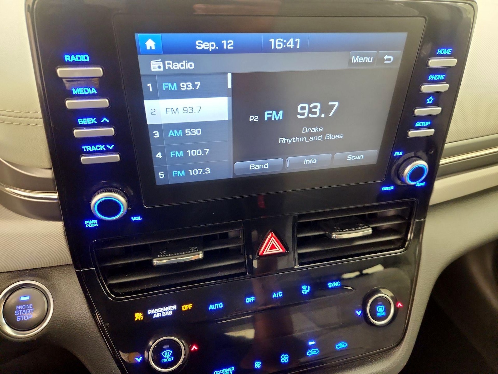 2020 Hyundai IONIQ Blue - Photo 16