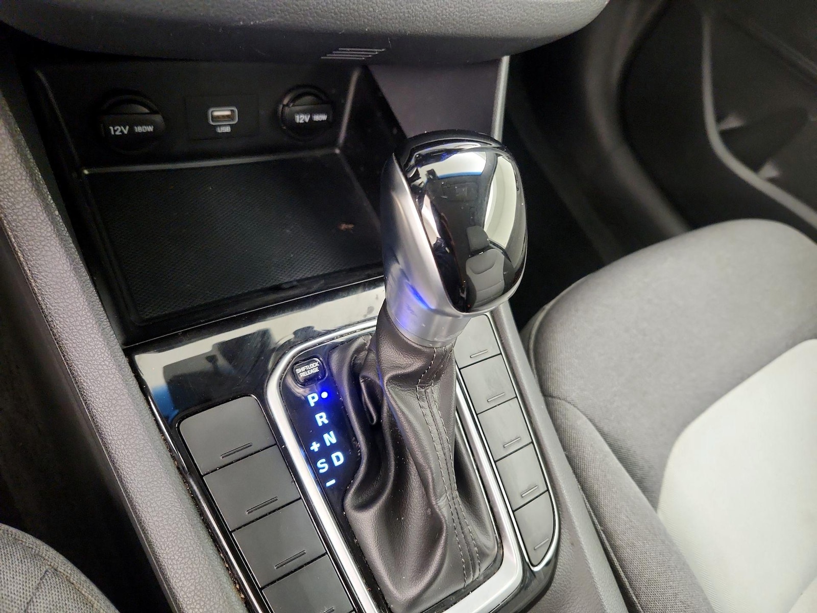 2020 Hyundai IONIQ Blue - Photo 18
