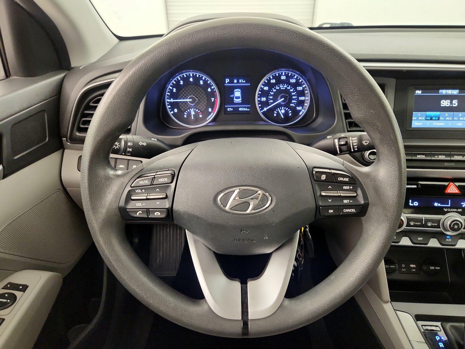 2020 Hyundai Elantra SE - Photo 11
