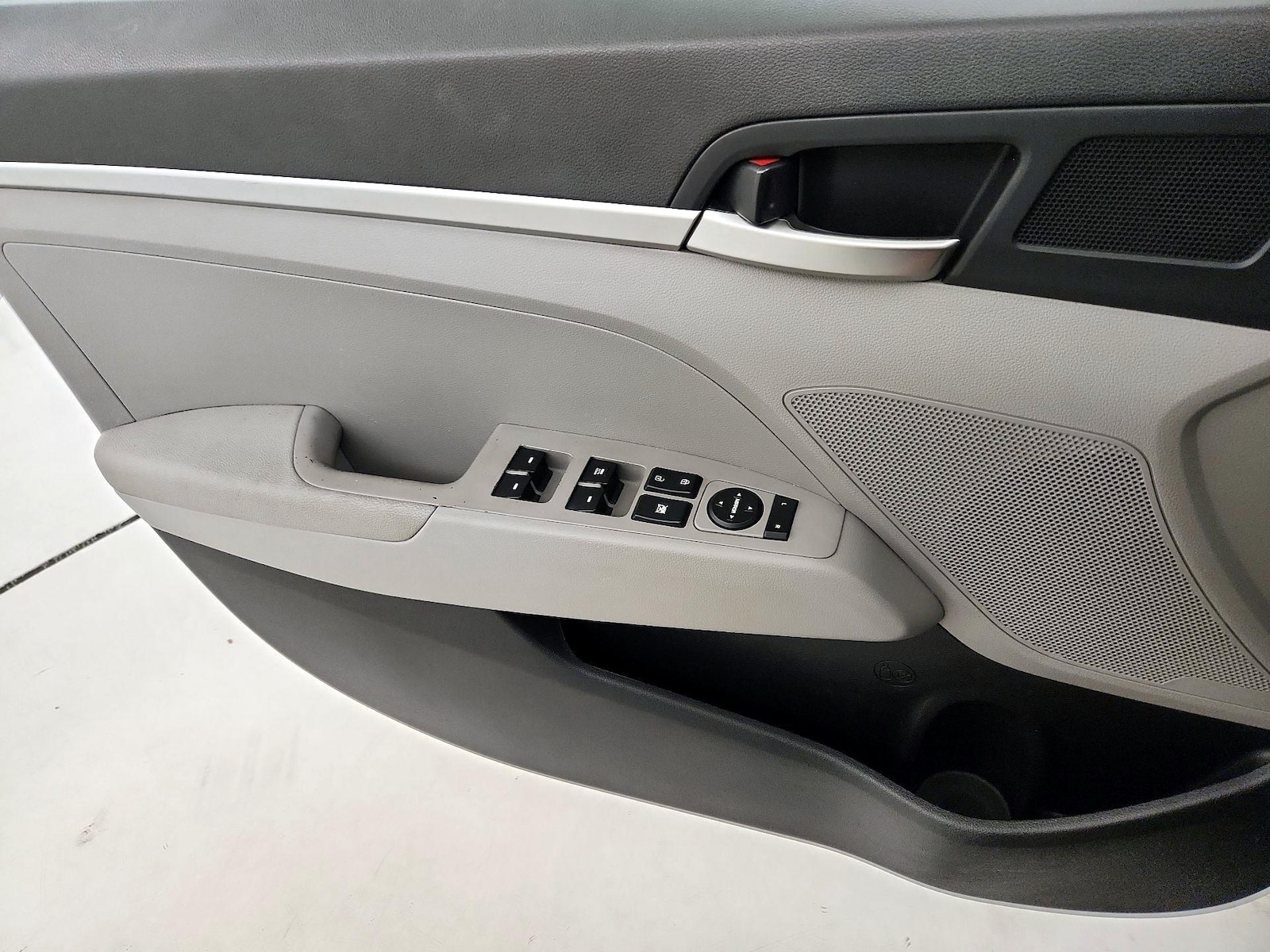 2020 Hyundai Elantra SE - Photo 13