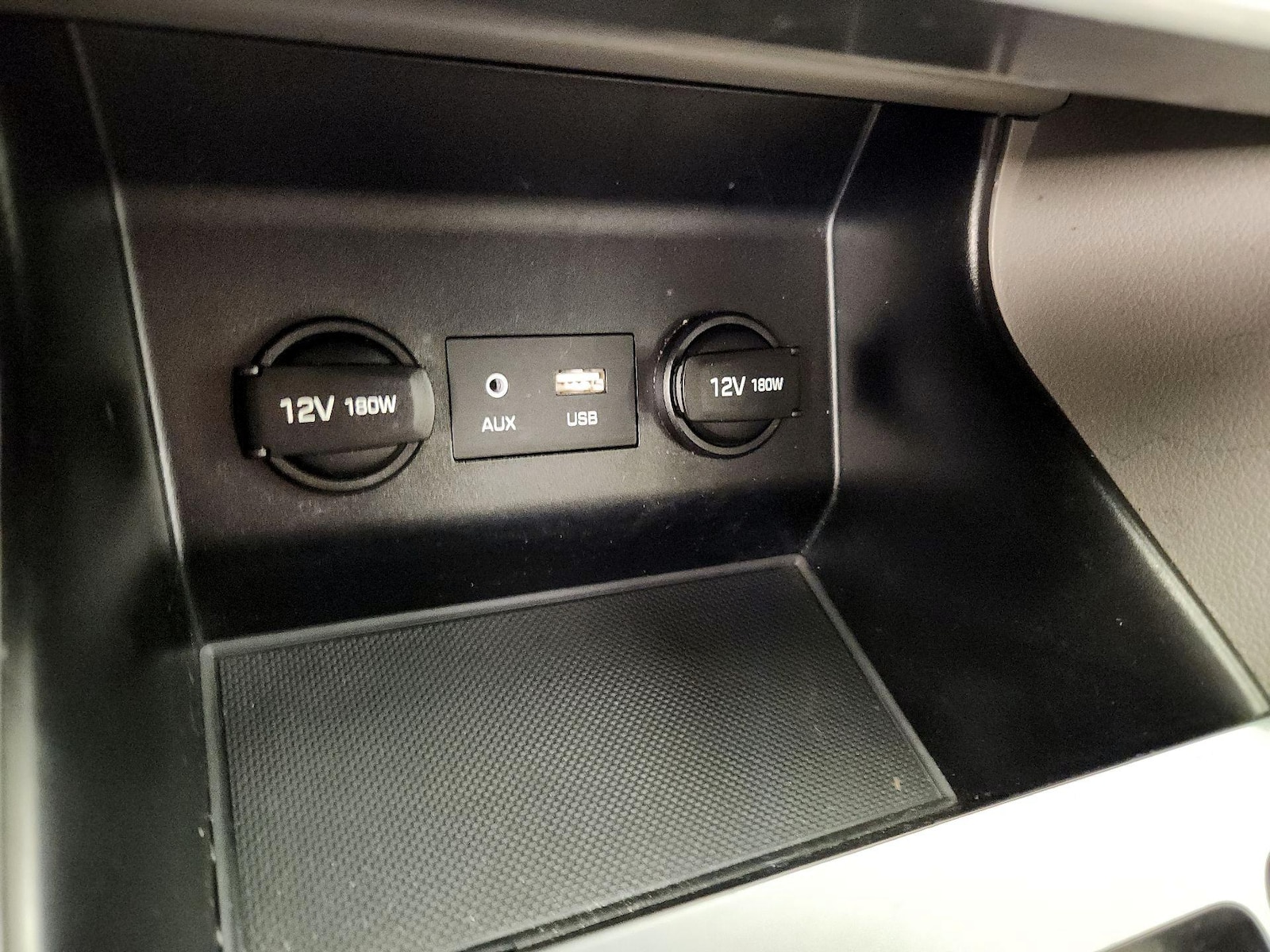 2020 Hyundai Elantra SE - Photo 19